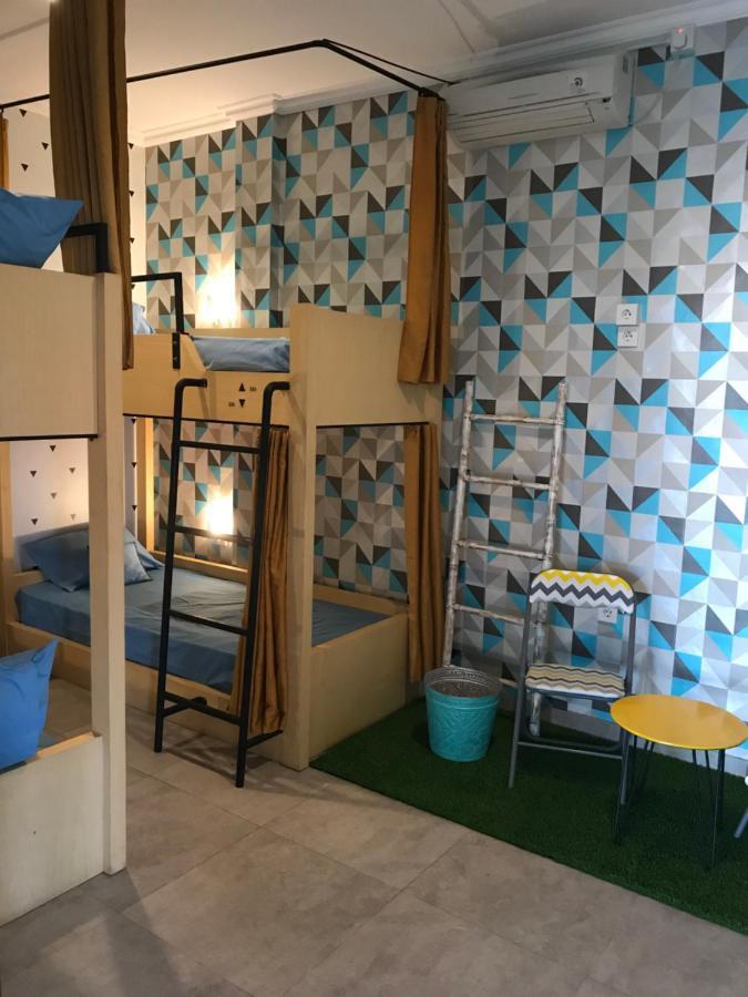 Hostel Hut *