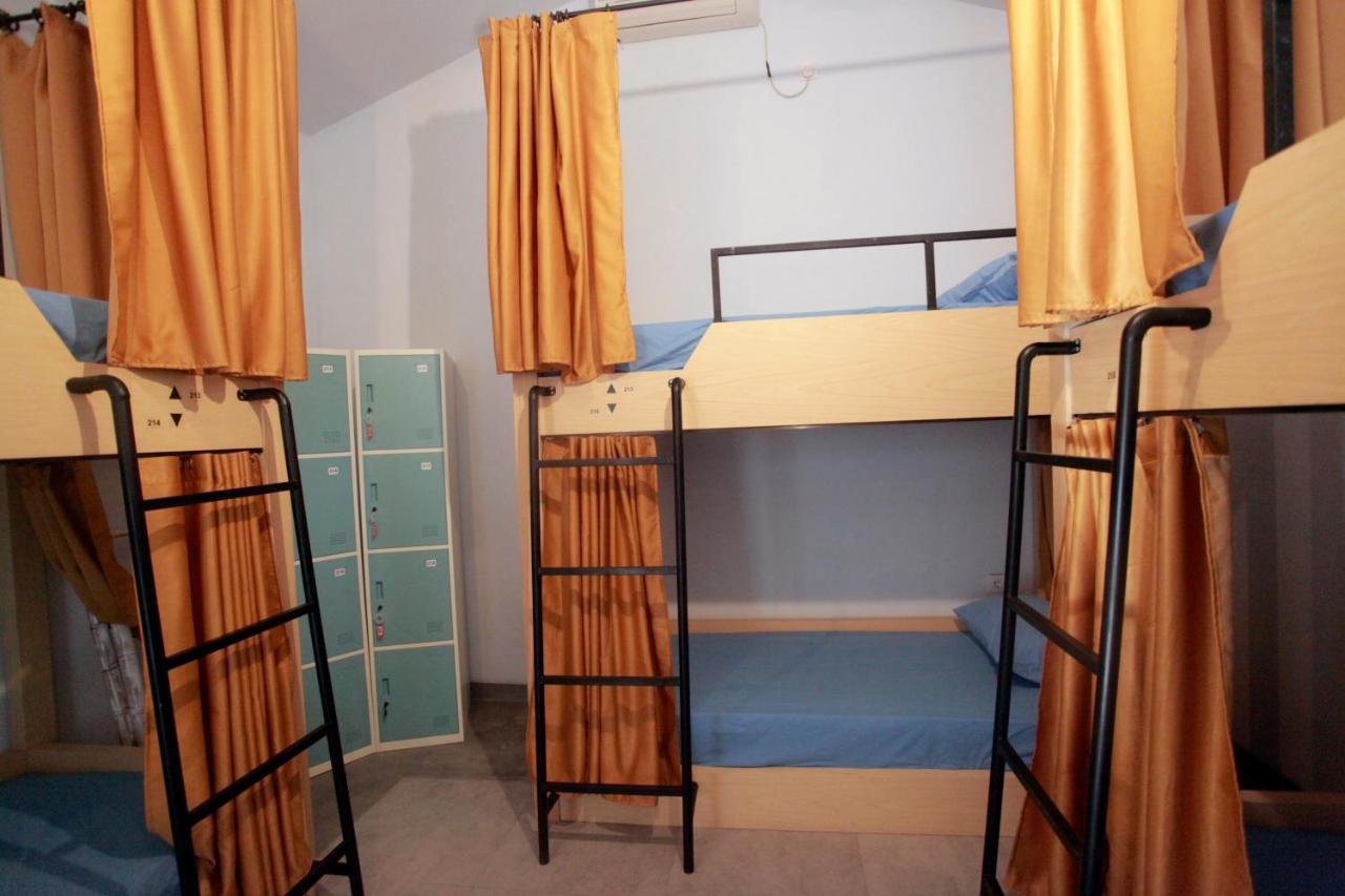 Hut Hostel